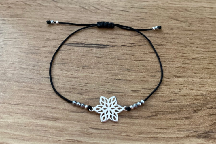bransoletka-sznurkowa-kwiatek-hematyt-2.jpg